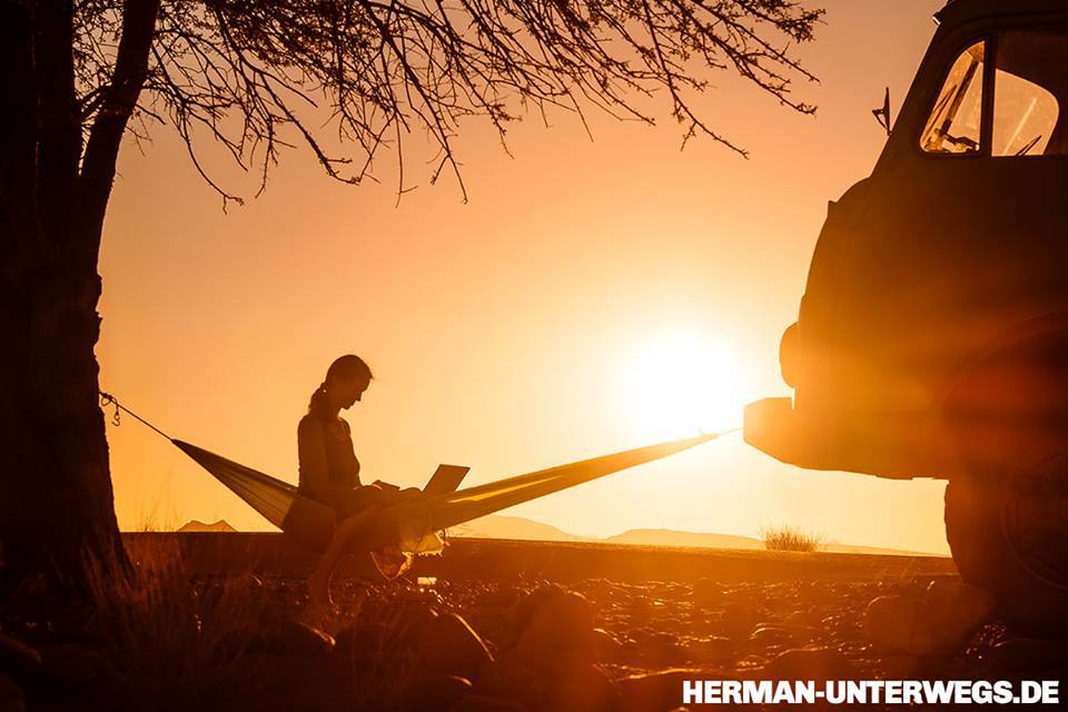 Digitale Nomaden - Arbeiten in der Hängematte