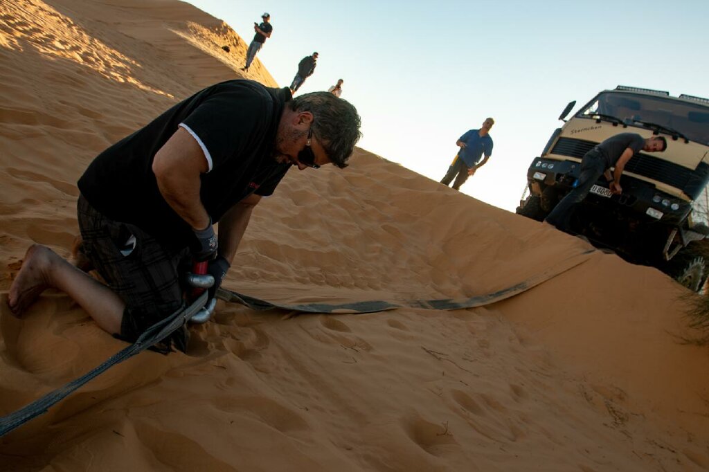 LKW Bergung mit Seil