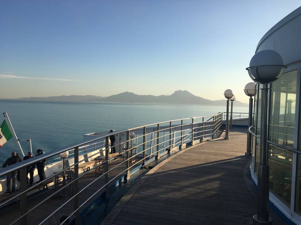 Fähre bei der Anfahrt auf Tunis