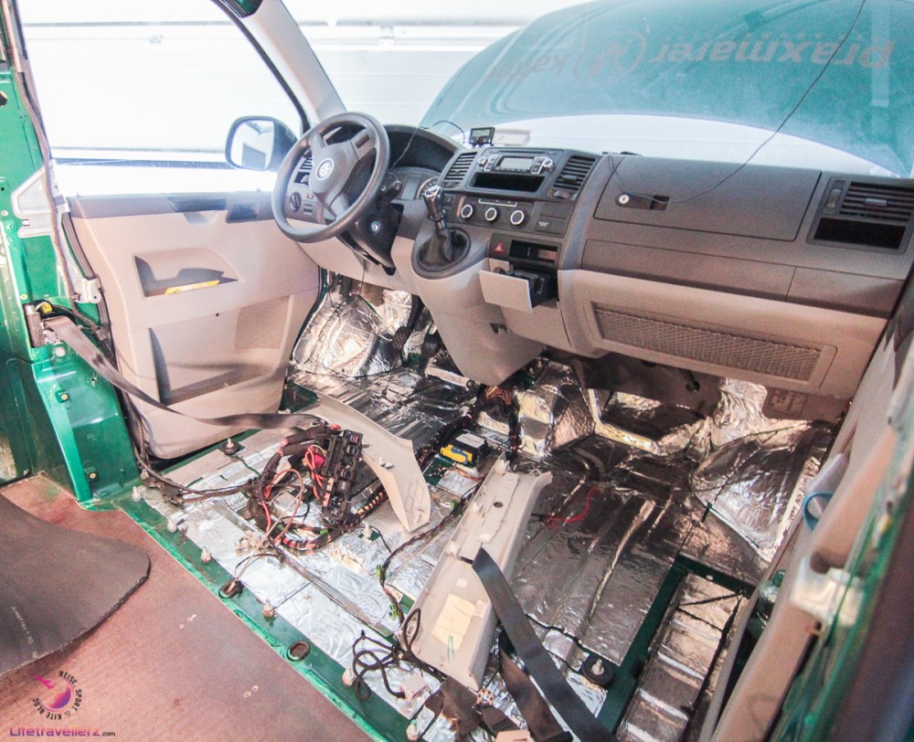 Geräuschdämmung im VW T5 - Ausbau Anleitung
