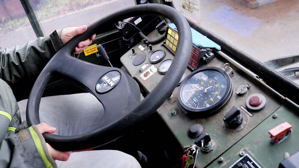 MAN KAT 1 - Blick ins Cockpit