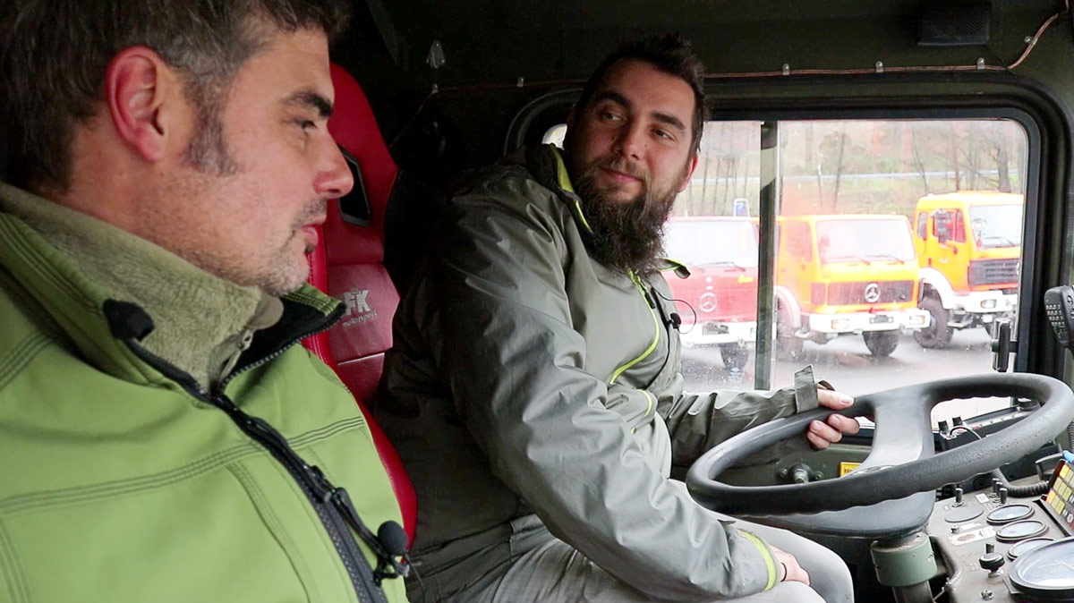 Tobias und Micha bei der Probefahrt im MAN KAT 1