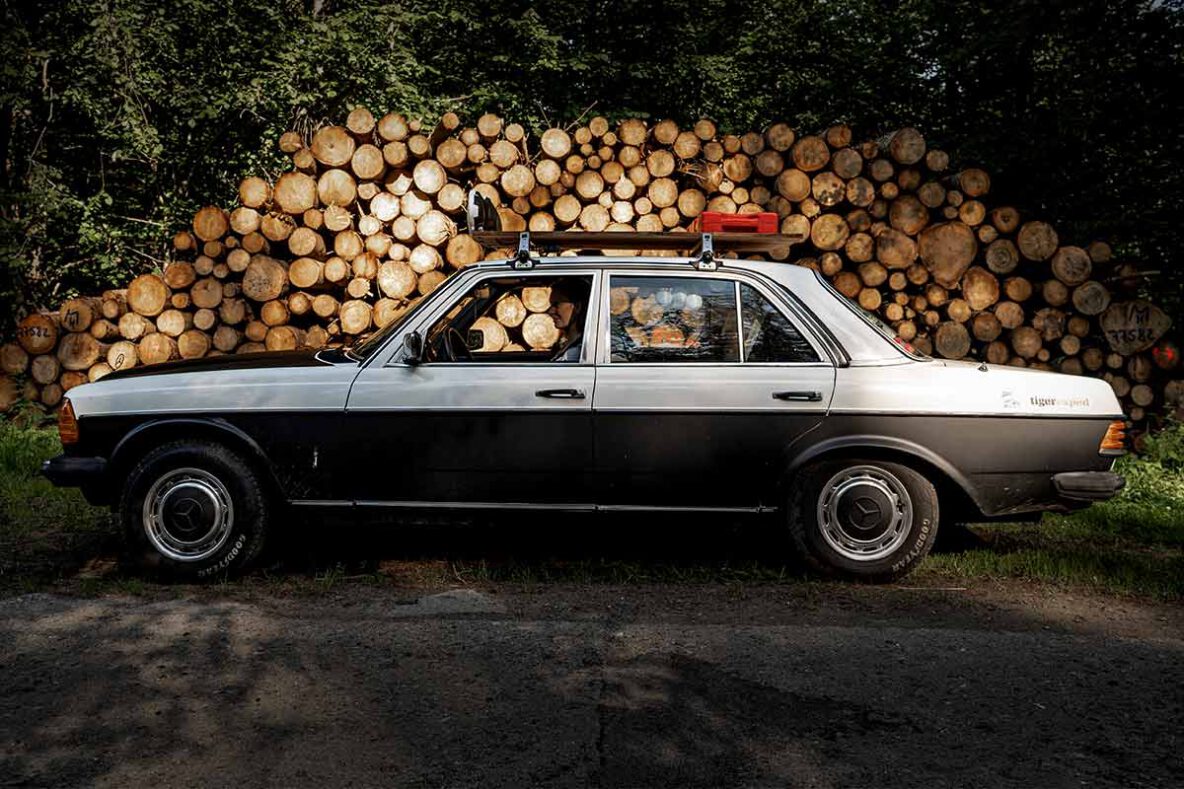 Mercedes W123 Limousine Rally-Style